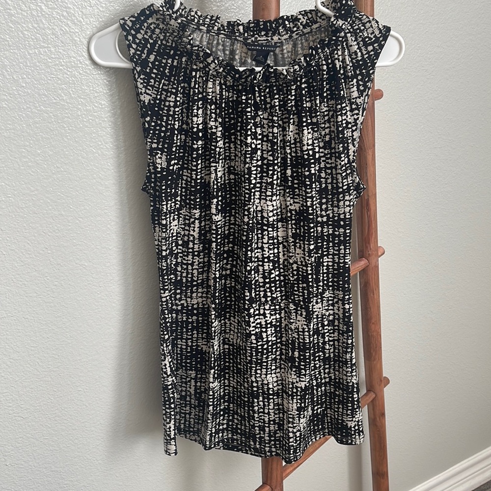 Banana Republic Short Sleeve Blouse - Black/Cream
